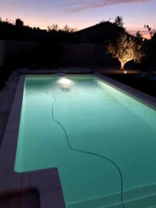Maisons de vacances Au Nid de la Sorgue maison avec piscine chauffee 3 ch 6 personnes : photos des chambres