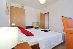 Holiday home Luka-sauna & jacuzzi