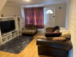 MK City Center House* 2 bed - Great Linford