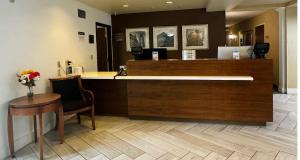 Best Western PLUS Hannaford Inn & Suites