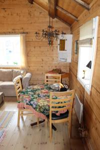 Valen Cabins in Reine