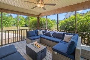 Delight: Bold & Bougie! Sleeps 12! Downtown Boyne