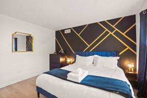 Delight: Bold & Bougie! Sleeps 12! Downtown Boyne