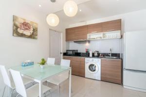 The Lago apartments 2bd