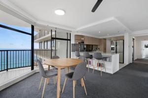 Imperial Surf Modern Beachfront Apartment - CoastHM