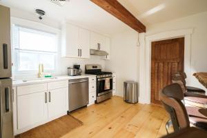 Charming Farmhouse near Bird in Hand