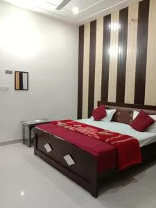 Ramam hotel by Naavagat 700mtr from Shri Ram Janambhumi Ayodhya - Ayodhya