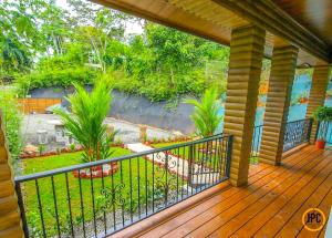 Modern Mountain View Home by Nauyaca Waterfall