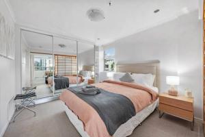 Stunning! Skyline City, Water + Story Bridge Views