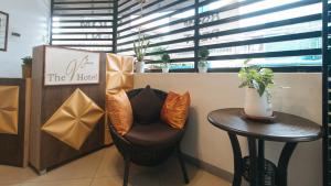 RedDoorz @ The Vjour Hotel Makati