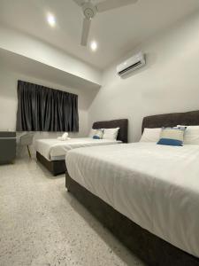 IPOH LYL EVERGREEN HOMESTAY 12pax
