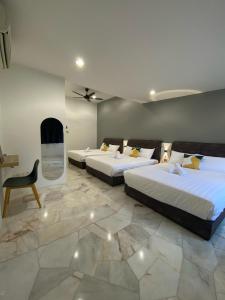 IPOH LYL EVERGREEN HOMESTAY 12pax