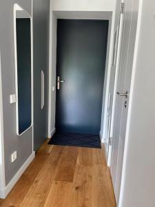 Cozy flat in the woods near sea