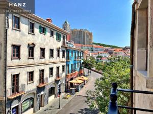 HANZ Lagoon Sunset Escape