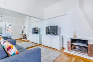 Attico nel cuore di Roma con box privato per auto