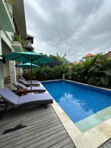 Villa Kumaru Luxury 4BR inc breakfast and airport pickup