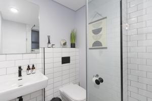 Manhattan On Coral 7