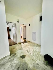 White Rose Hotel