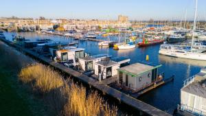Luxurious waterloft near beach and centre by Weltevreden Experience