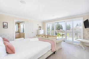 Dorys Beach House - Executive Escapes