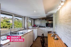 Golden Park Apartment with Terrace by Wonderful Italy