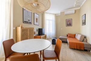 LE WINDSOR confortable pour un séjour au calme en centre-ville