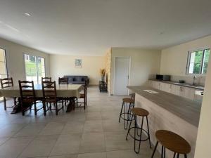 Les Pins*Calme*Confort*Piscine