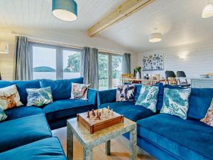 4 Bed in Sheinton 93398