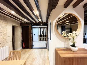 Urban Flat 43 - Charming Parisian Flat near Grands Boulevards