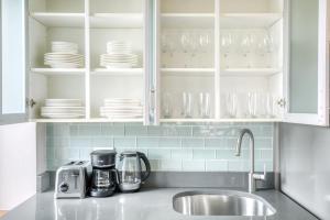 UWS 2br w playroom rooftop nr Central Park NYC-859