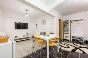 Apartament Alexandru - central - Moşna