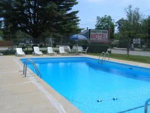 Knotty Pine Motel - سالم