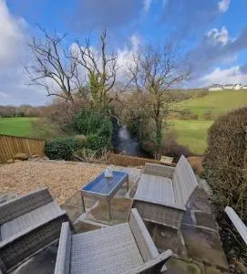 Riverbank Cottage, Dog Friendly. Swansea, Llanelli - Pontlliw