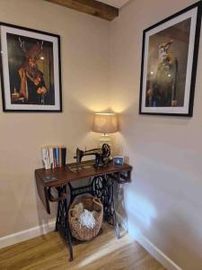 Riverbank Cottage, Dog Friendly. Swansea, Llanelli