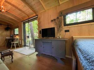 Pipowagen de Pauw in de bossen van Belgisch Limburg nabij Maastricht