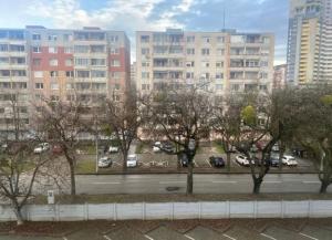 Private apartment 1km from center