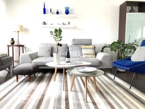 MAISON CENTRE VILLE AVEC JARDIN , TERRASSE, et GARAGE VELOS