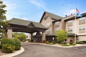 Country Inn & Suites by Radisson, St. Cloud East, MN