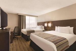 Country Inn & Suites by Radisson, Fergus Falls, MN