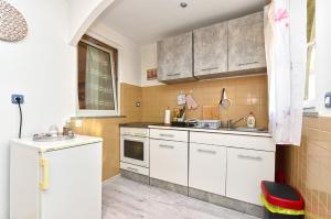 Apartments Mariza 2235