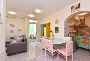 Apartments Mariza 2235