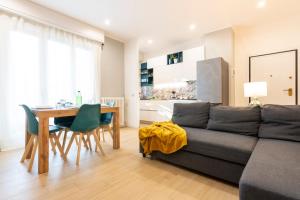 GuestHost - Alices House Modern Apartment