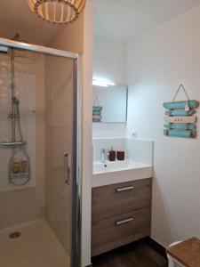 Appartements T2 recent + Plage a 10min + Clim + Rez de Jardin : photos des chambres