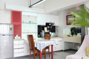 Cozy 1br walk to BTS and Airport Rail Link Close to Malls T