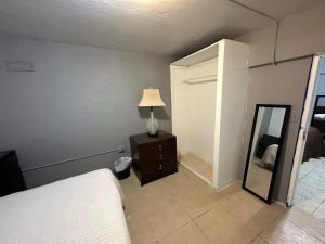 1BR Plus Basement, Near Beach and Restaurants