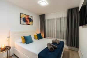 One80 Residences New Modern Apartment with amazing sea view to Gibraltar & Africa