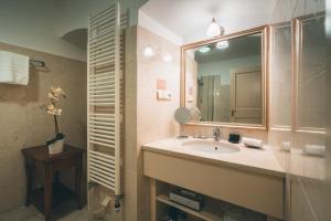 Deluxe Double Room room in Appia Hotel Residences