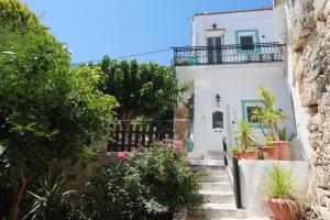 Ravi Boutique Home - 1 minute walk from beach