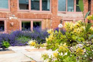 Cob Barn - Great Houndbeare Farm Holiday Cottages