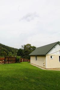 Котедж "Райський куточок"